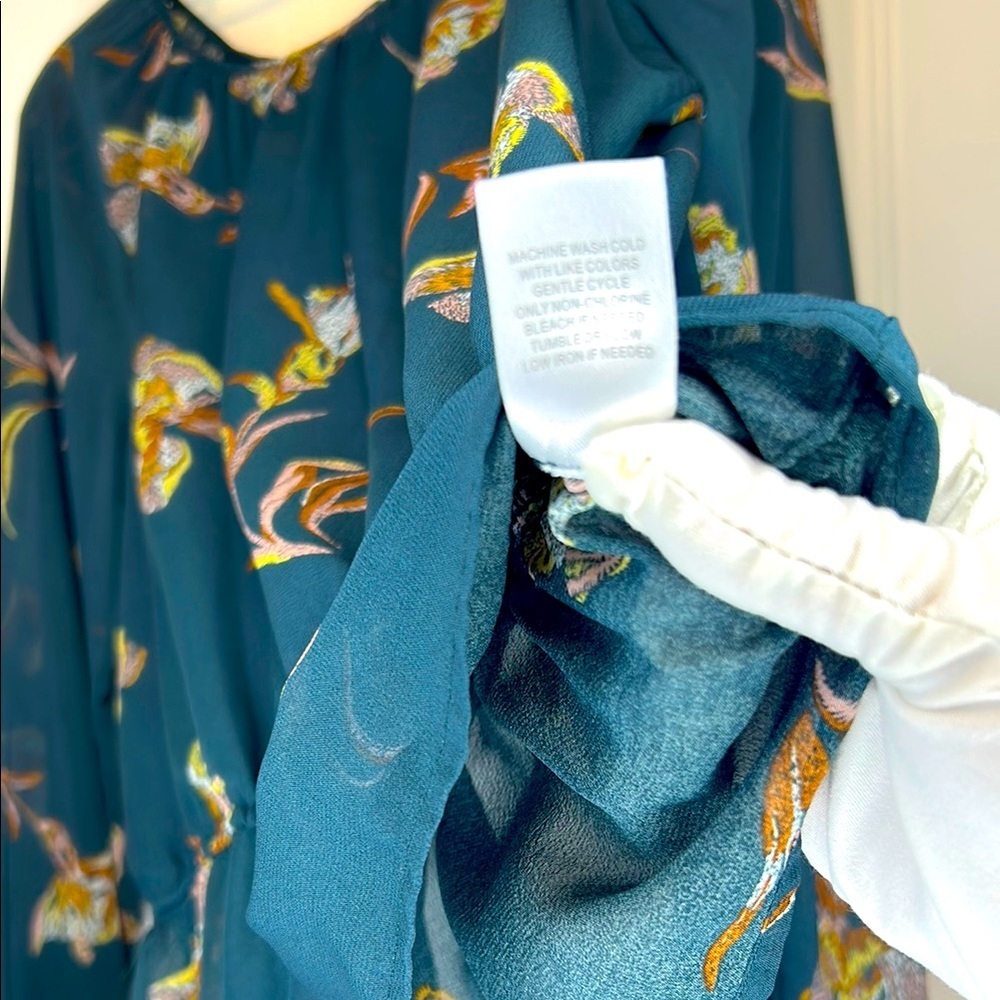 DR2 Dark Teal Blue Puff Sleeve Peplum Floral Blouse size Large - Picture 5 of 10